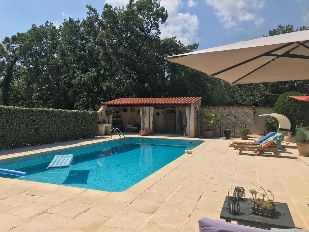 La Brindille Petit Mas Provencal Meuble De Tourisme 3 Etoiles 2-3 Personnes 1 Piece 30 M2 Tout Confort Lisiere Foret Jardin Jacuzzi Piscine Saint-Paul-en-Foret Luaran gambar