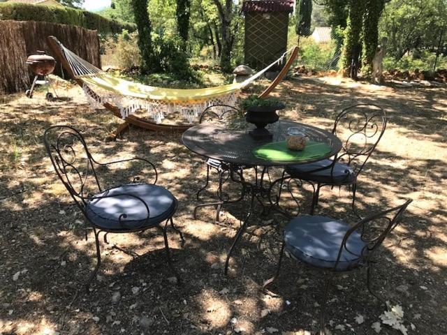 La Brindille Petit Mas Provencal Meuble De Tourisme 3 Etoiles 2-3 Personnes 1 Piece 30 M2 Tout Confort Lisiere Foret Jardin Jacuzzi Piscine Saint-Paul-en-Foret Luaran gambar