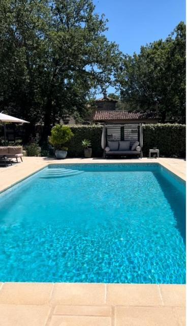 La Brindille Petit Mas Provencal Meuble De Tourisme 3 Etoiles 2-3 Personnes 1 Piece 30 M2 Tout Confort Lisiere Foret Jardin Jacuzzi Piscine Saint-Paul-en-Foret Luaran gambar